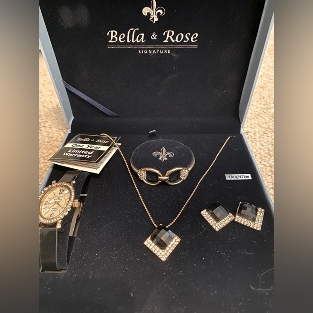 Bella Rose Signature Jewelry Set